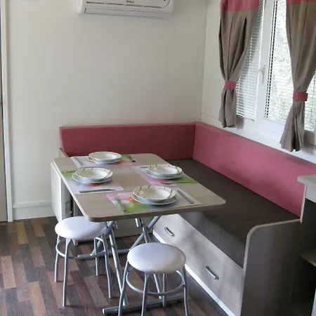 Autotrip Mobile Homes Belvedere Üdülőpark *